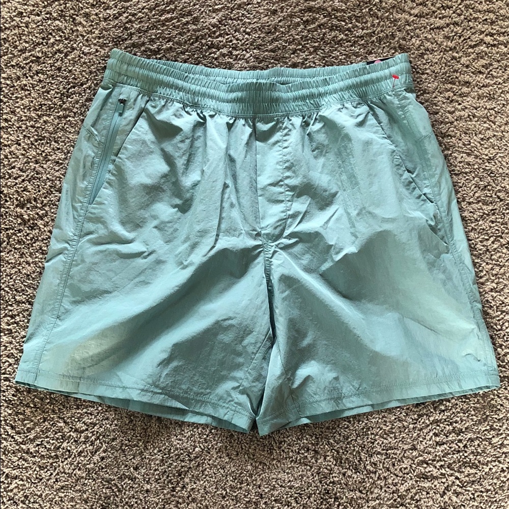 VRST mens 7” All-In Unlined Shorts. Aqua Dust Shine. new with tags. Size Large